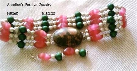 Sooo Pretty. Grass green glass pearls, dark pink glass beads, silver bobbles, silver sliders with gorgeous Unikate clip and matching earrings