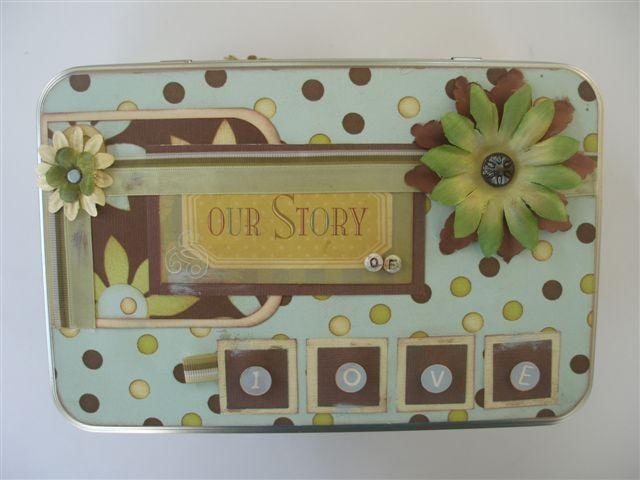 Can be done in various themes. The love memory box featured here, is an ideal anniversary gift for a loved one.