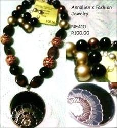 Browns necklace with large pendant