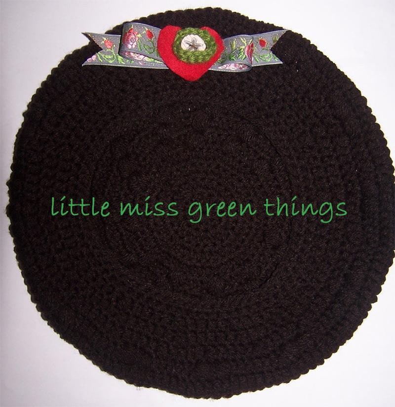 Lovely crochet beret with one of my brooches as an added detail, which can also be used on its own