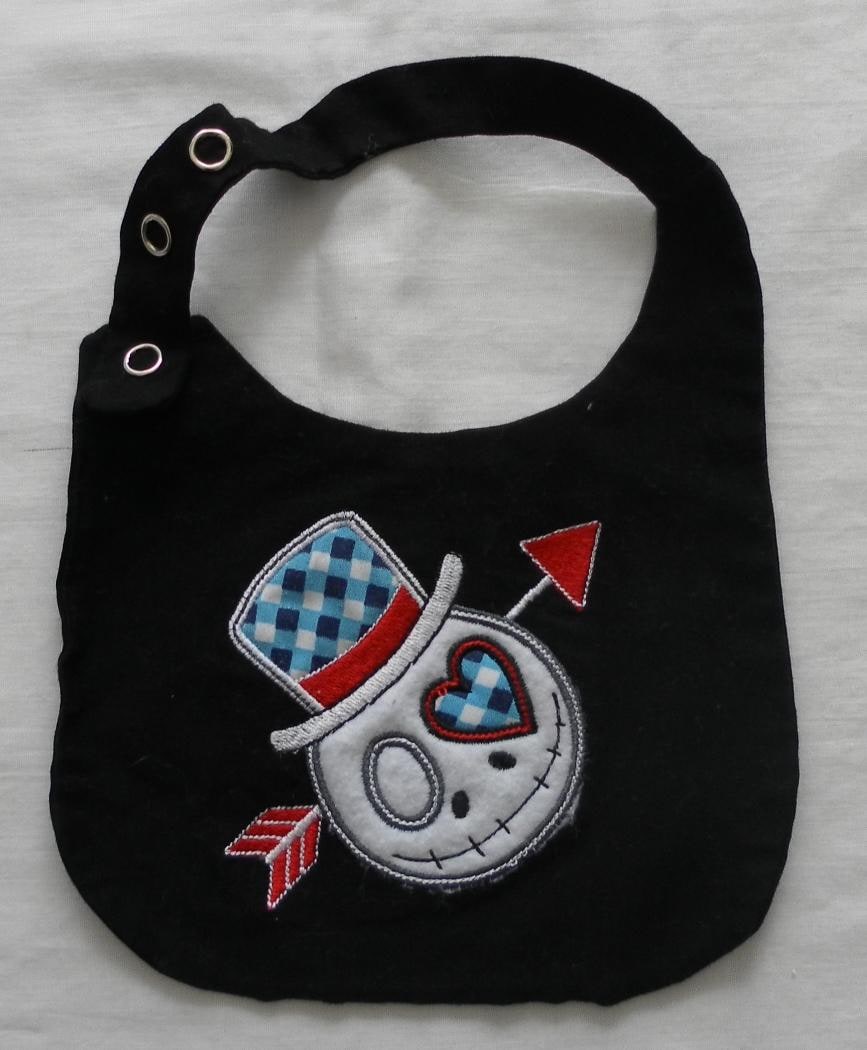 Hatter Scull bib