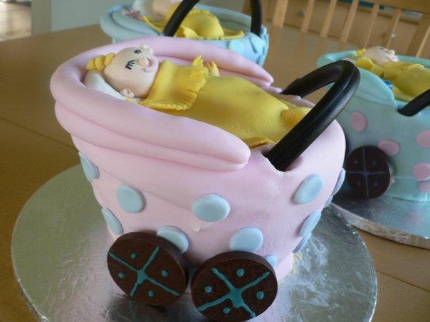 Baby shower cake