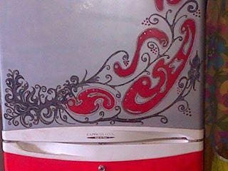 I will design according to your wishes and turn your old appliance into a functional but unique work of art. Hand painted only!