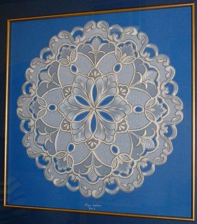 Pergamano Doily